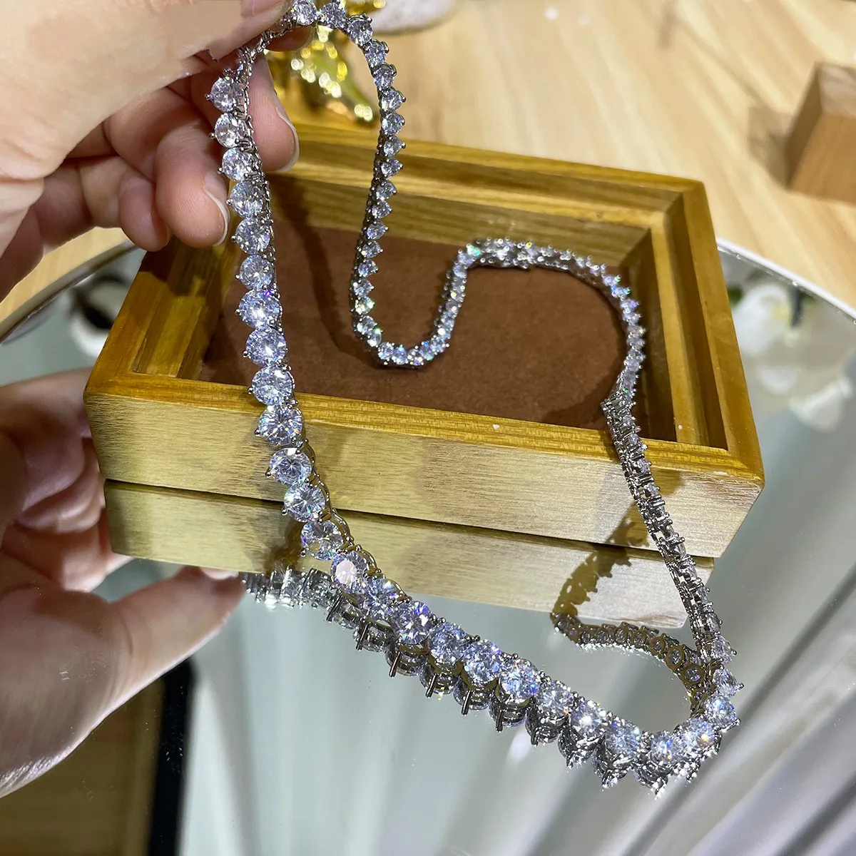 Luxury Designer 7MM Iced Out T - đánh giá và giá Cross Pendant Necklace Gold
