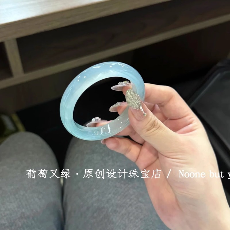 High-quality water-foam , ice  - đánh giá và giá Bracelets
