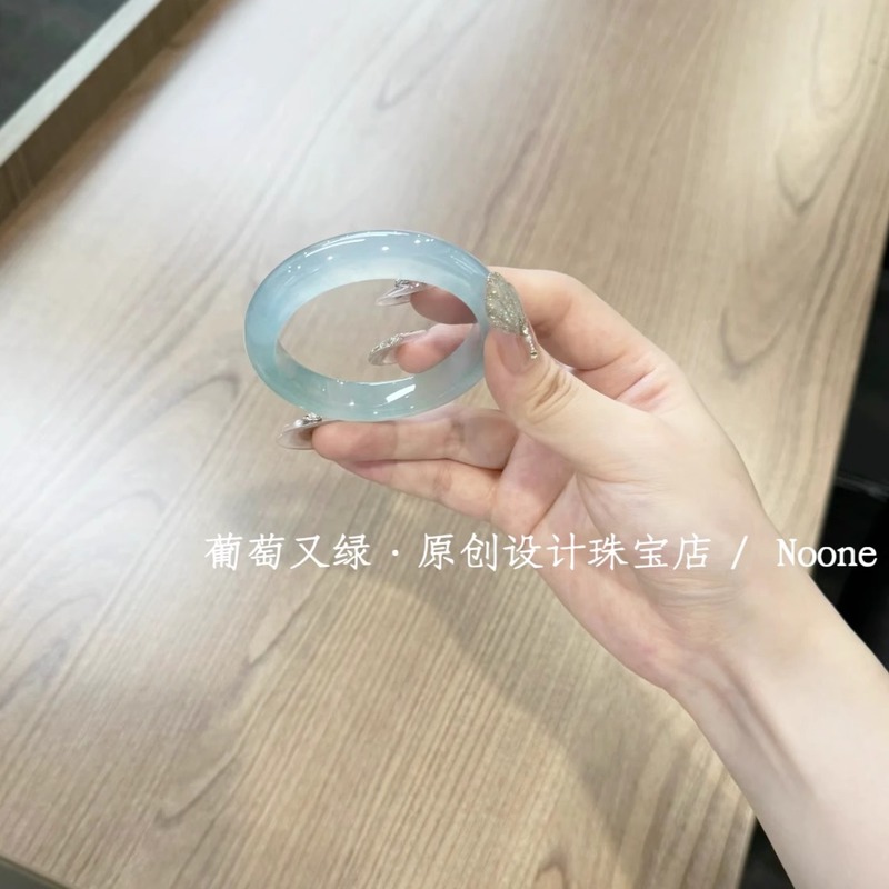 High-quality water-foam , ice  - đánh giá và giá Bracelets