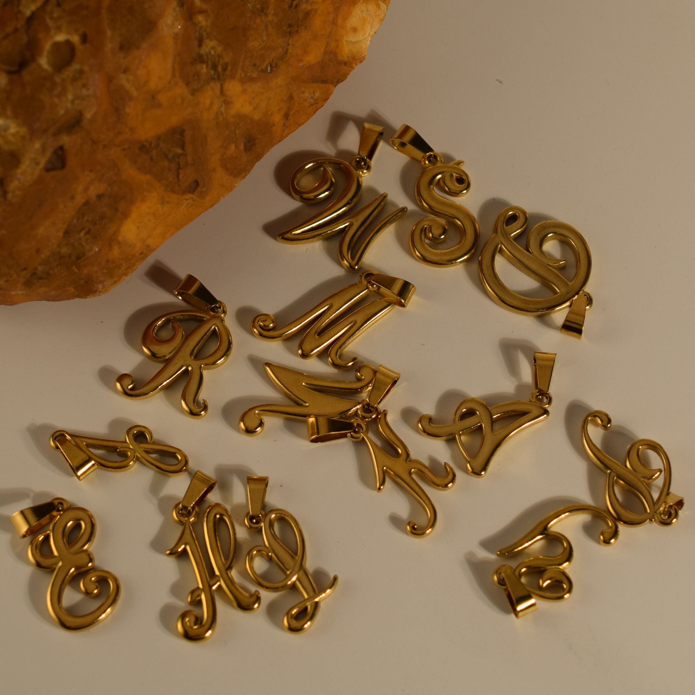 18k Gold Stainless Steel Vinta - đánh giá và giá Initial Letter Necklace 18K Gold